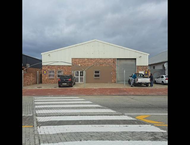INDUSTRIAL PROPERTY TO RENT IN NORTH END
